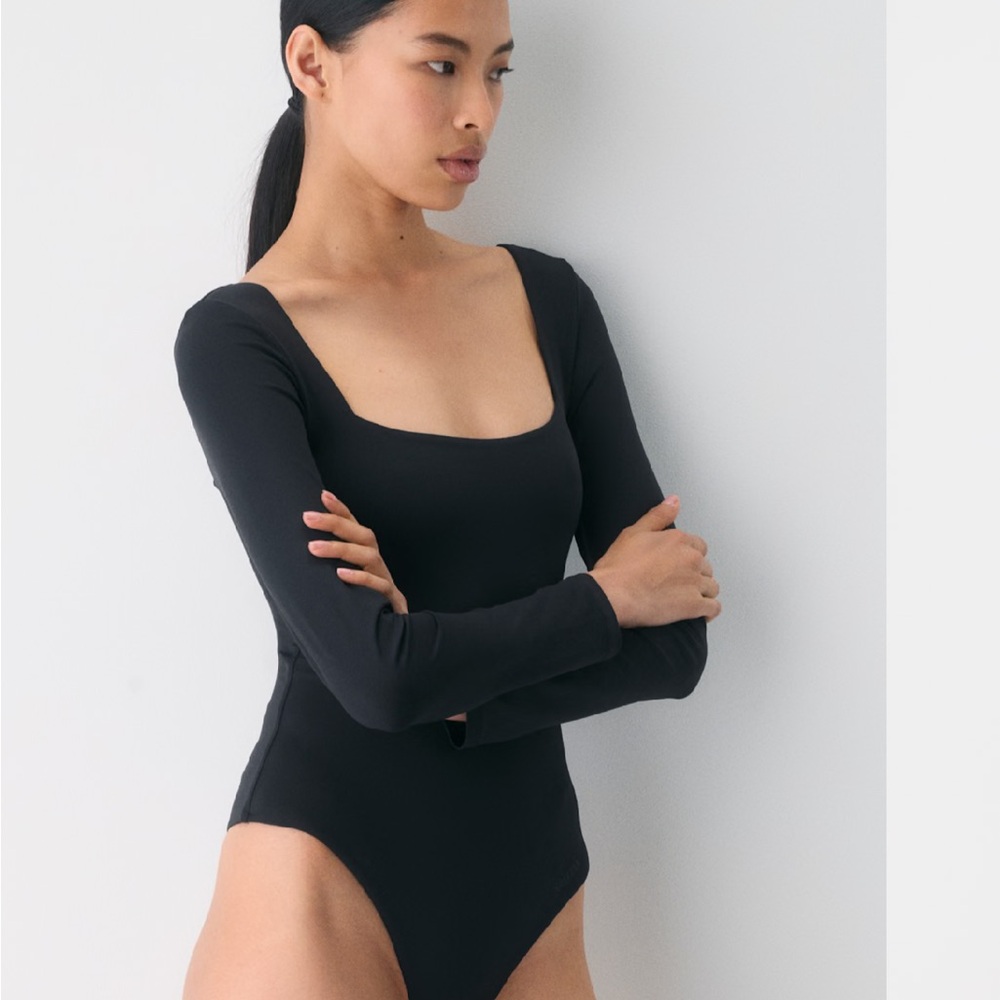 Aritzia Original Contour Squareneck Bodysuit